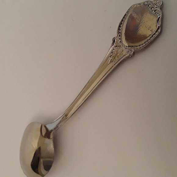 VINTAGE DEMI-TASSE TEASPOON - ABOUT 4.5" LONG - U.S. CAPITOL - ORIGINAL GIFT BOX - Picture 7 of 8